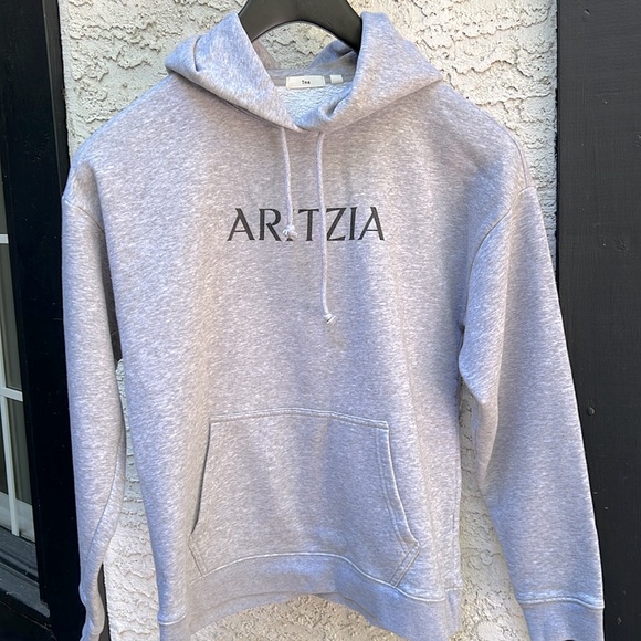 Aritzia TNA oversized hoodie size XS/S - Picture 2 of 4
